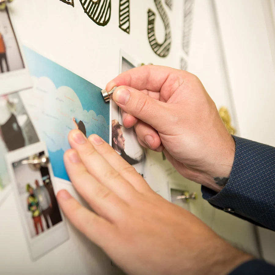 Customer wall created with magnetic plaster