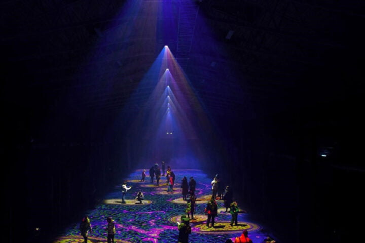 Floor projection paint art display